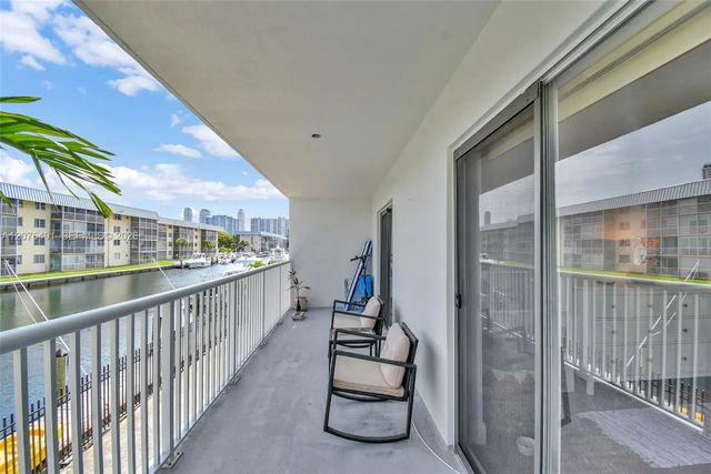 2 of 10 - 3527 Ne 168th Street #203, North Miami Beach, FL