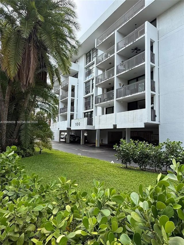 100 Ocean Lane Drive #303, Key Biscayne
