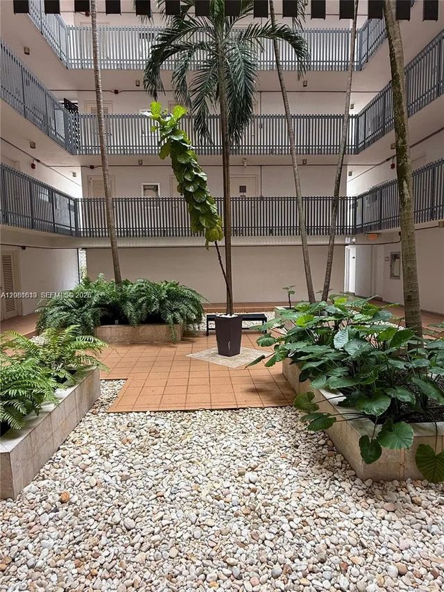 3 of 17 - 100 Ocean Lane Drive #303, Key Biscayne, FL