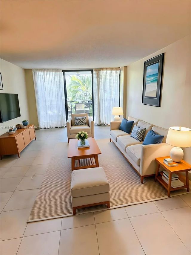 5 of 17 - 100 Ocean Lane Drive #303, Key Biscayne, FL