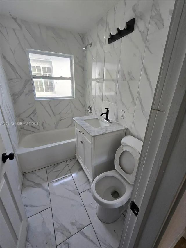4 of 8 - 4000 Greenwood Avenue, West Palm Beach, FL