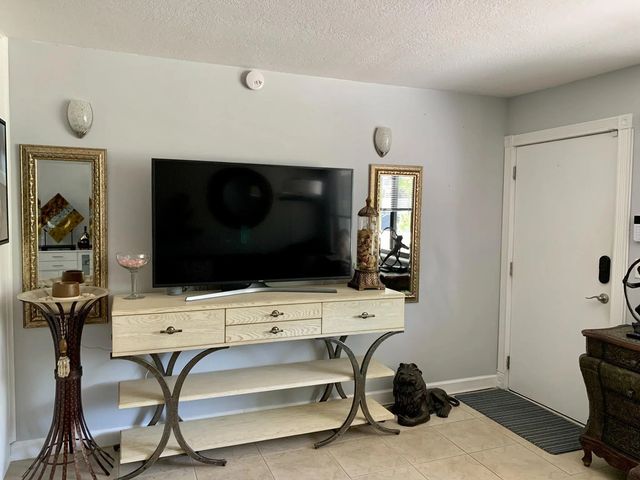 4 of 33 - 1901 N Andrews Avenue #111, Wilton Manors, FL