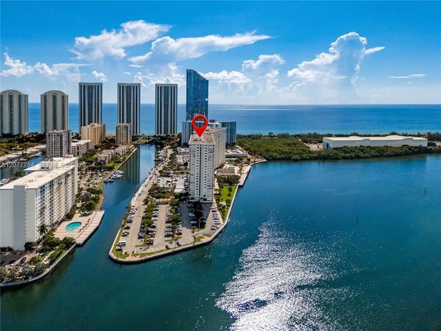 3 of 32 - 500 Bayview Drive #825, Sunny Isles Beach, FL