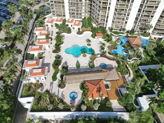 20281 E Country Club Drive #cab3, Aventura