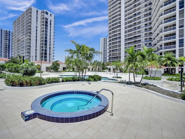 3 of 36 - 20281 E Country Club Drive #cab3, Aventura, FL