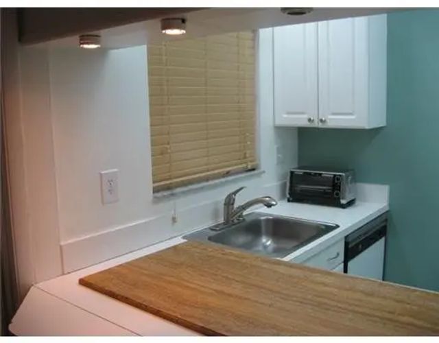 2 of 16 - 2400 Ne 10th Street Ne #305, Pompano Beach, FL