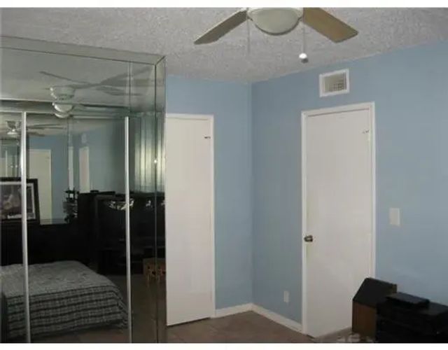 4 of 16 - 2400 Ne 10th Street Ne #305, Pompano Beach, FL