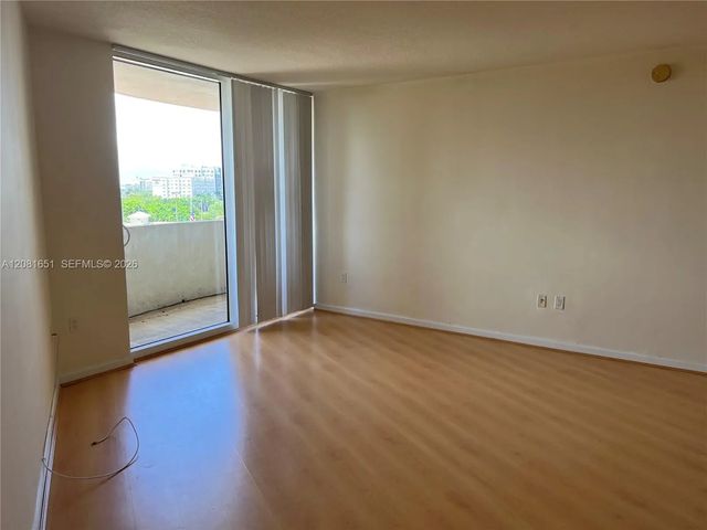 3 of 29 - 19501 W Country Club Drive #611, Aventura, FL