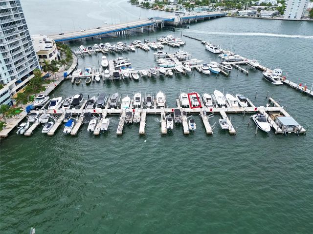 5 of 16 - 7601 E Treasure Drive, North Bay Village, FL