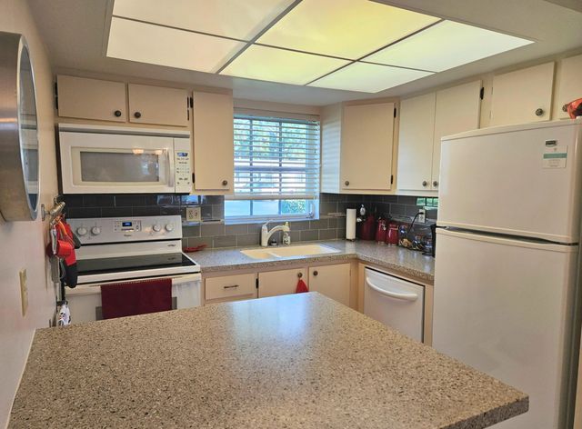 4 of 25 - 2920 Crosley Drive E #b, West Palm Beach, FL