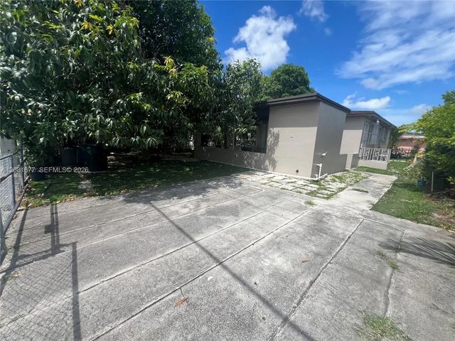 1190 Nw 135th Street, North Miami
