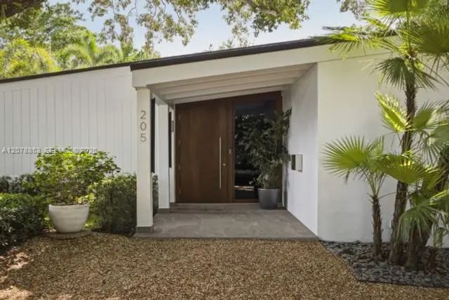 205 S Shore Drive S, Miami
