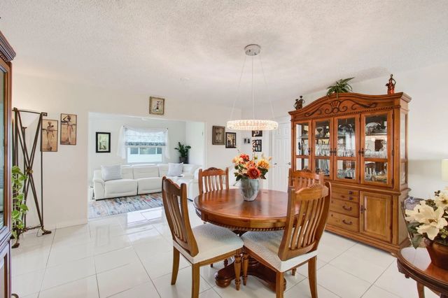 5 of 40 - 2377 Sw 8th Avenue, Boynton Beach, FL