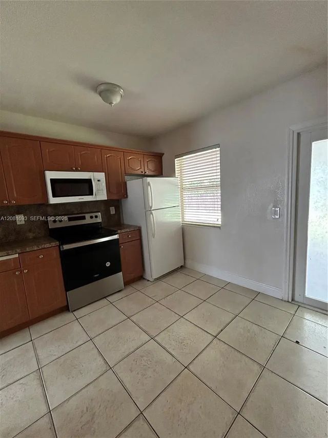 4 of 9 - N/A, Miami Gardens, FL
