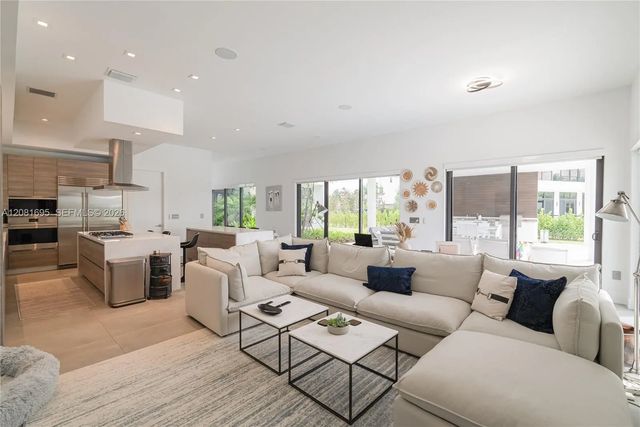 4 of 29 - 16766 Natures Way, Weston, FL