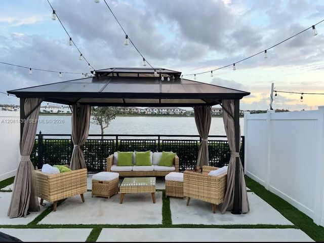 4 of 21 - 3328 W 114th Terrace #3328, Hialeah, FL