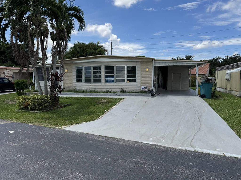 8629 Crown Drive, Boynton Beach