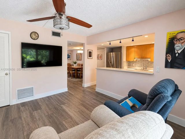4 of 10 - 14125 Sw 66th Street #f4, Miami, FL