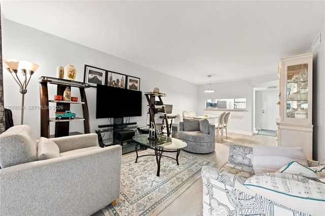 5 of 18 - 3199 Foxcroft Road #104, Miramar, FL