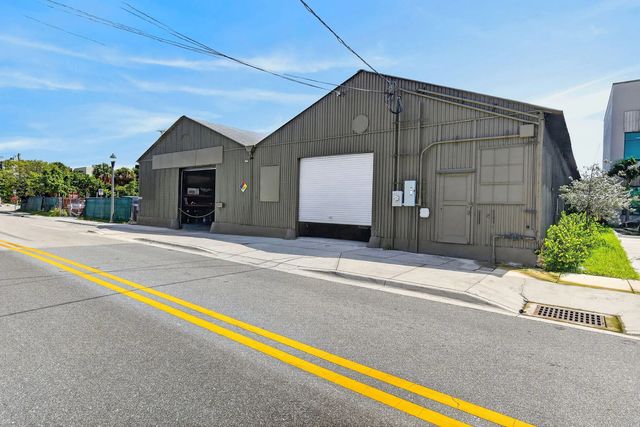 5 of 10 - 4200 Georgia Avenue, West Palm Beach, FL