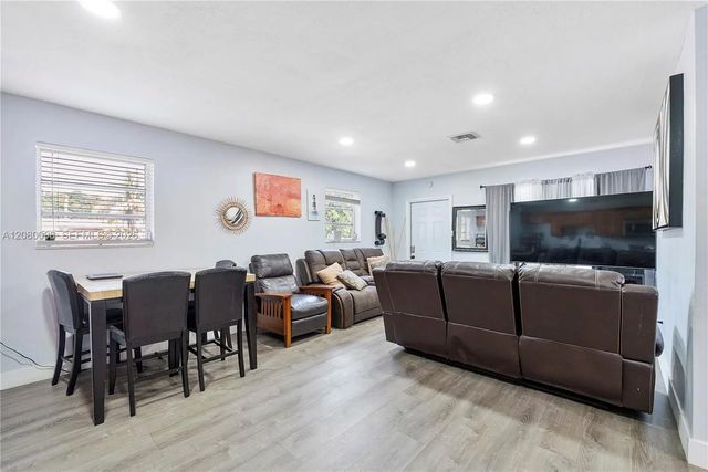 2 of 11 - 1510 N 68th Avenue, Hollywood, FL