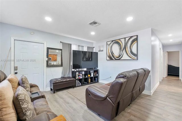 3 of 11 - 1510 N 68th Avenue, Hollywood, FL