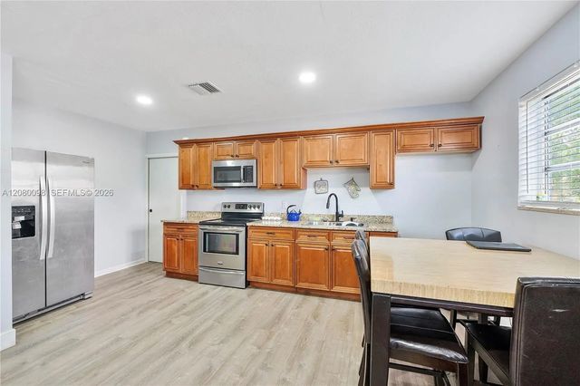 4 of 11 - 1510 N 68th Avenue, Hollywood, FL