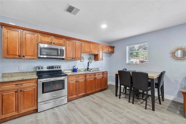 5 of 11 - 1510 N 68th Avenue, Hollywood, FL