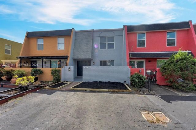 2 of 21 - 7402 Nw 75th Street, Tamarac, FL