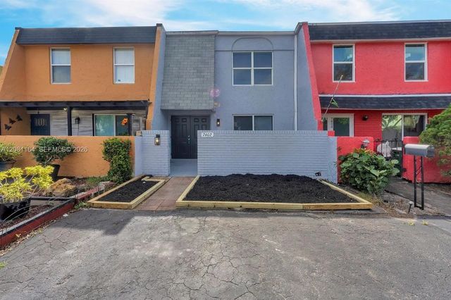 3 of 21 - 7402 Nw 75th Street, Tamarac, FL