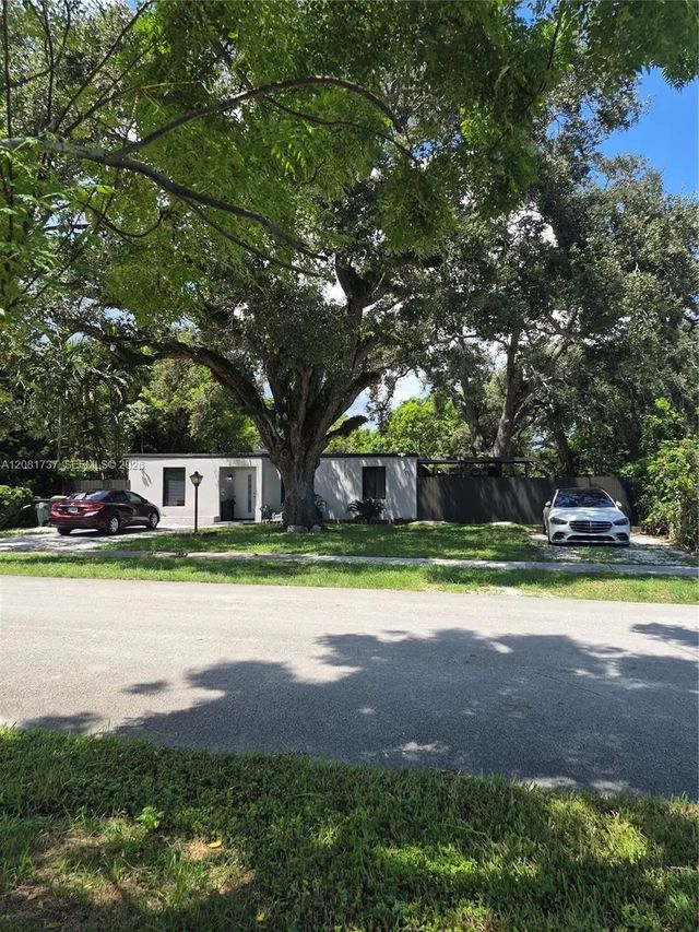 1535 Ne 139 Street, North Miami