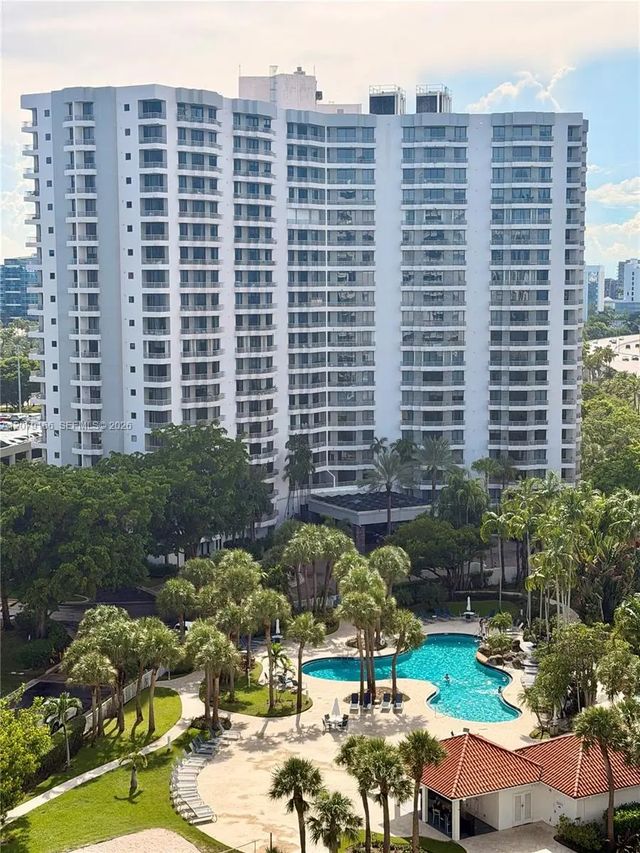 3300 Ne 192nd Street #702, Aventura