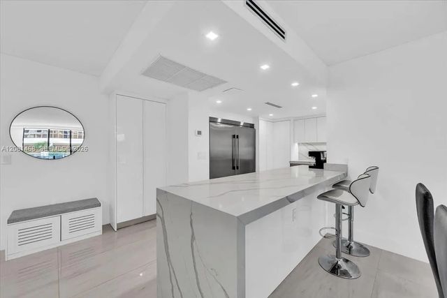 4 of 64 - 9801 Collins Avenue #5u, Bal Harbour, FL