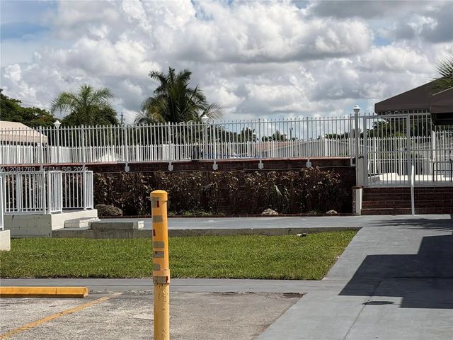 4 of 22 - 220 Ne 12th Avenue, Homestead, FL