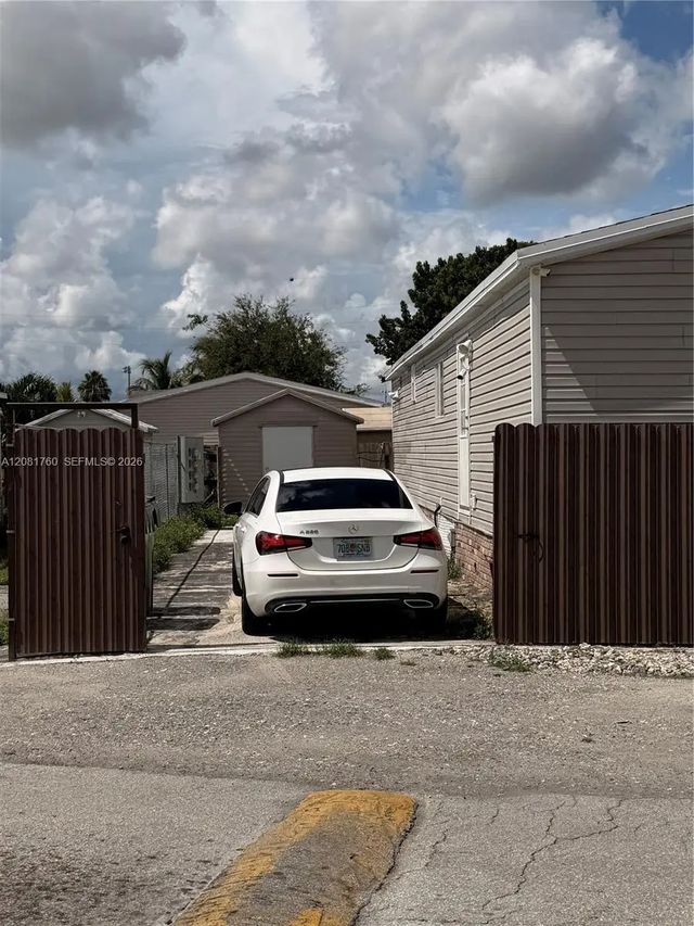5 of 22 - 220 Ne 12th Avenue, Homestead, FL