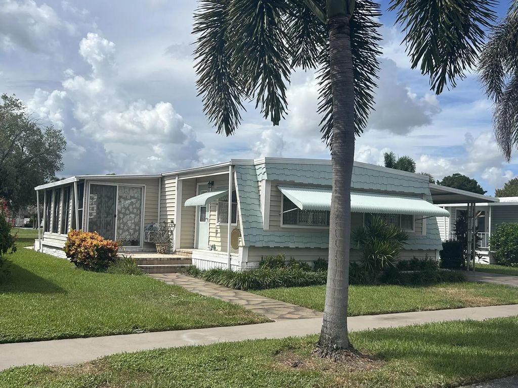 132 Nw 53rd Place, Deerfield Beach