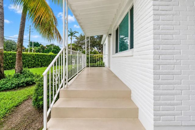 5 of 36 - 2516 Lorraine Court, North Palm Beach, FL