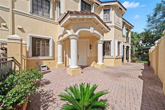 1634 Passion Vine Circle #31-2, Weston