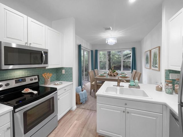 4 of 34 - 423 Sw Walking Path, Stuart, FL