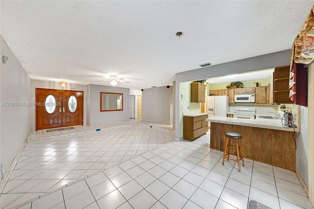 4 of 36 - 12611 Sw 9th Terrace #b, Miami, FL