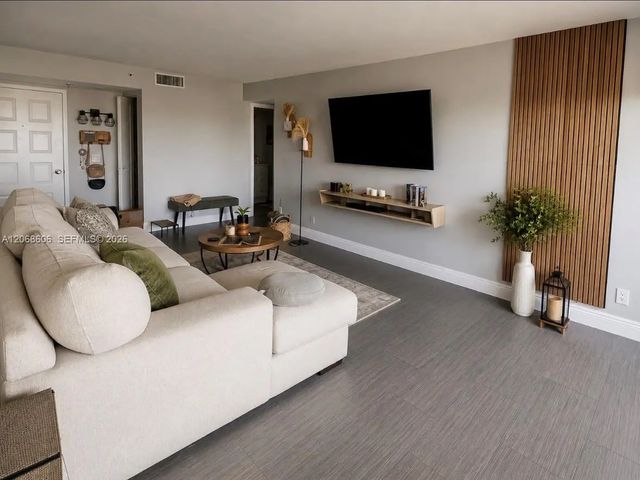 105 Lake Emerald Drive #503, Oakland Park