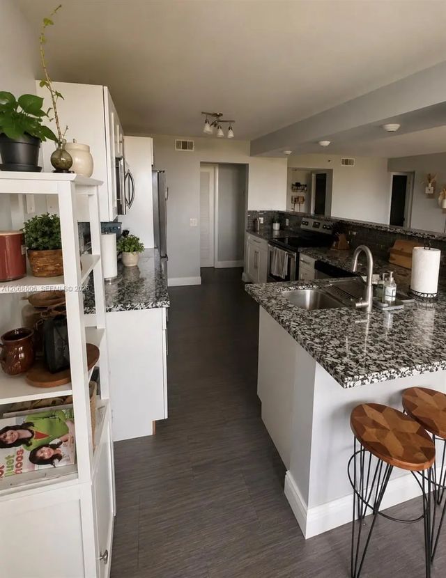 4 of 8 - 105 Lake Emerald Drive #503, Oakland Park, FL