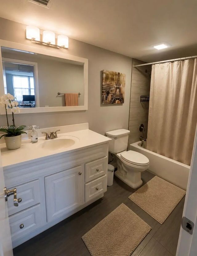 5 of 8 - 105 Lake Emerald Drive #503, Oakland Park, FL