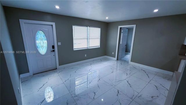 4 of 32 - 515 S 61st Terrace, Hollywood, FL