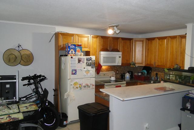4 of 11 - 1829 N A Street #32, Lake Worth Beach, FL