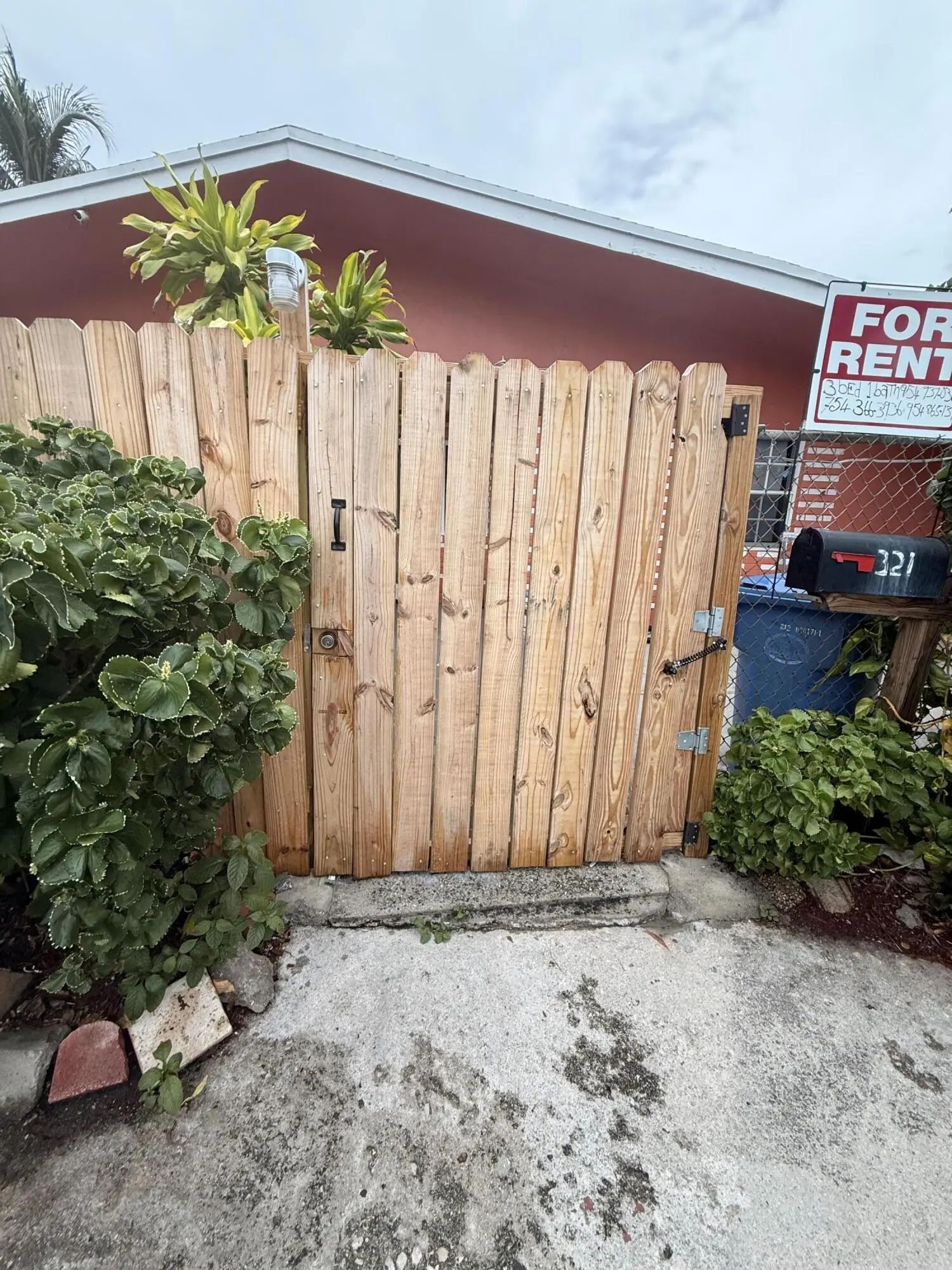 321 Nw 57th Street, Oakland Park
