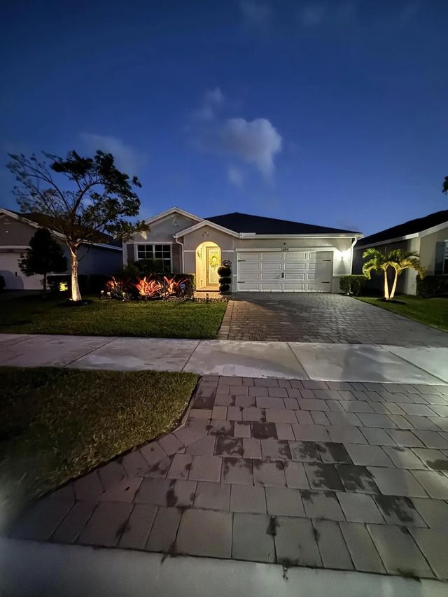 1694 Ne White Pine Terrace, Ocean Breeze