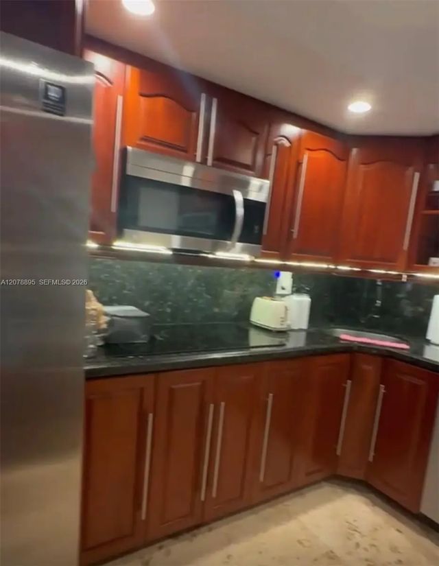 5 of 22 - 5555 Collins Avenue #10g, Miami Beach, FL