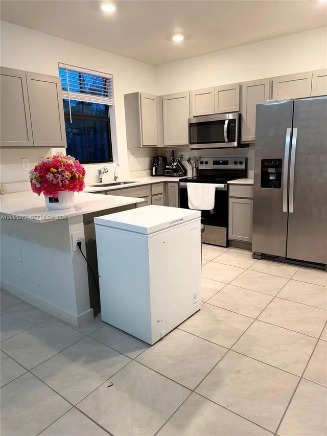 1281 Ne 3rd Avenue, Florida City