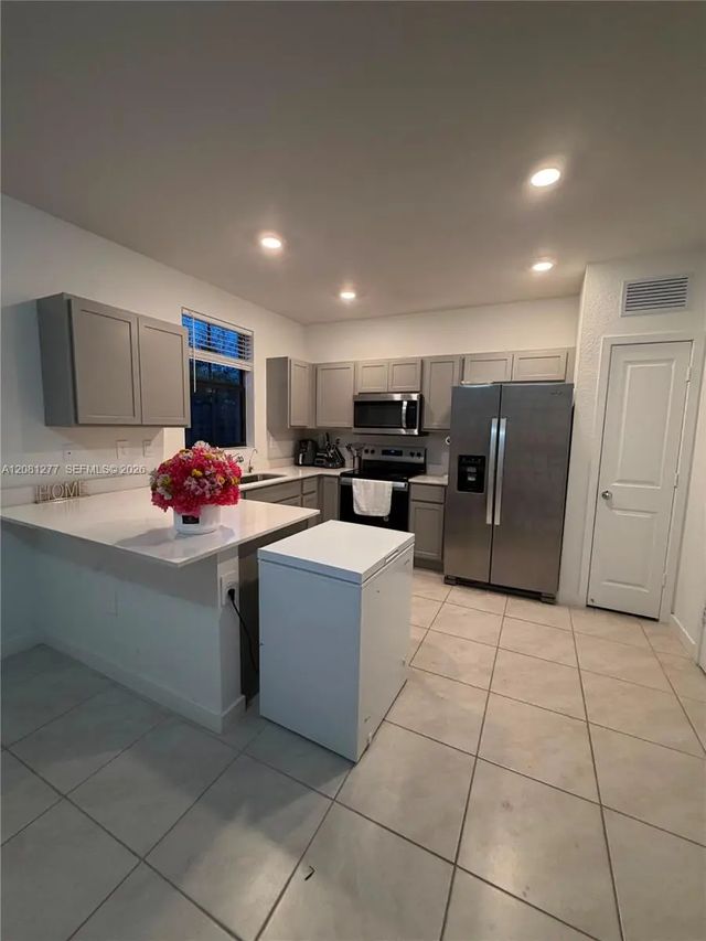 2 of 9 - 1281 Ne 3rd Avenue, Florida City, FL
